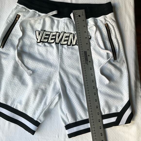 Iconic Men’s Sport Shorts size L, White, Yeevents Mesh Out Linning, Inside Liner - Picture 4 of 7